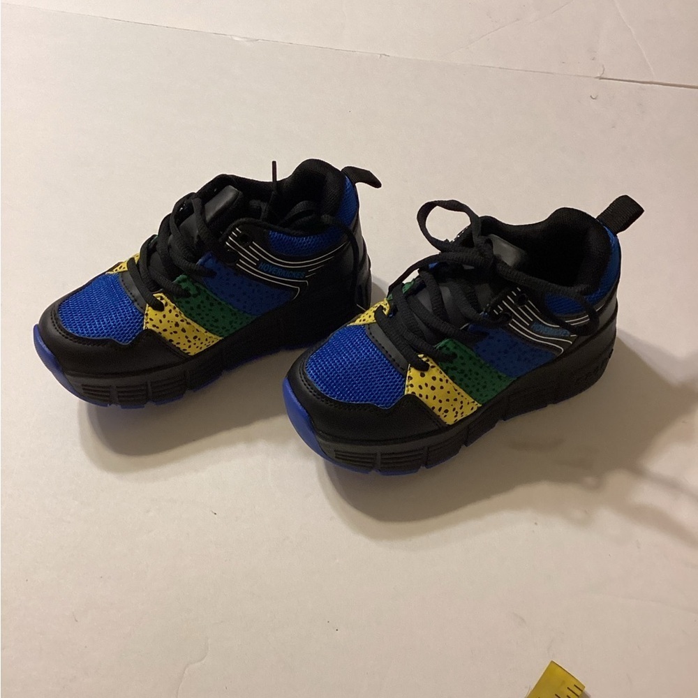 Hoverkickes Fashion Kids Roller Sneakers Size 1.5 (32)